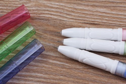 最新供應 真彩特價產品 真彩魅格110410中性筆黑色藍色辦公用品文具